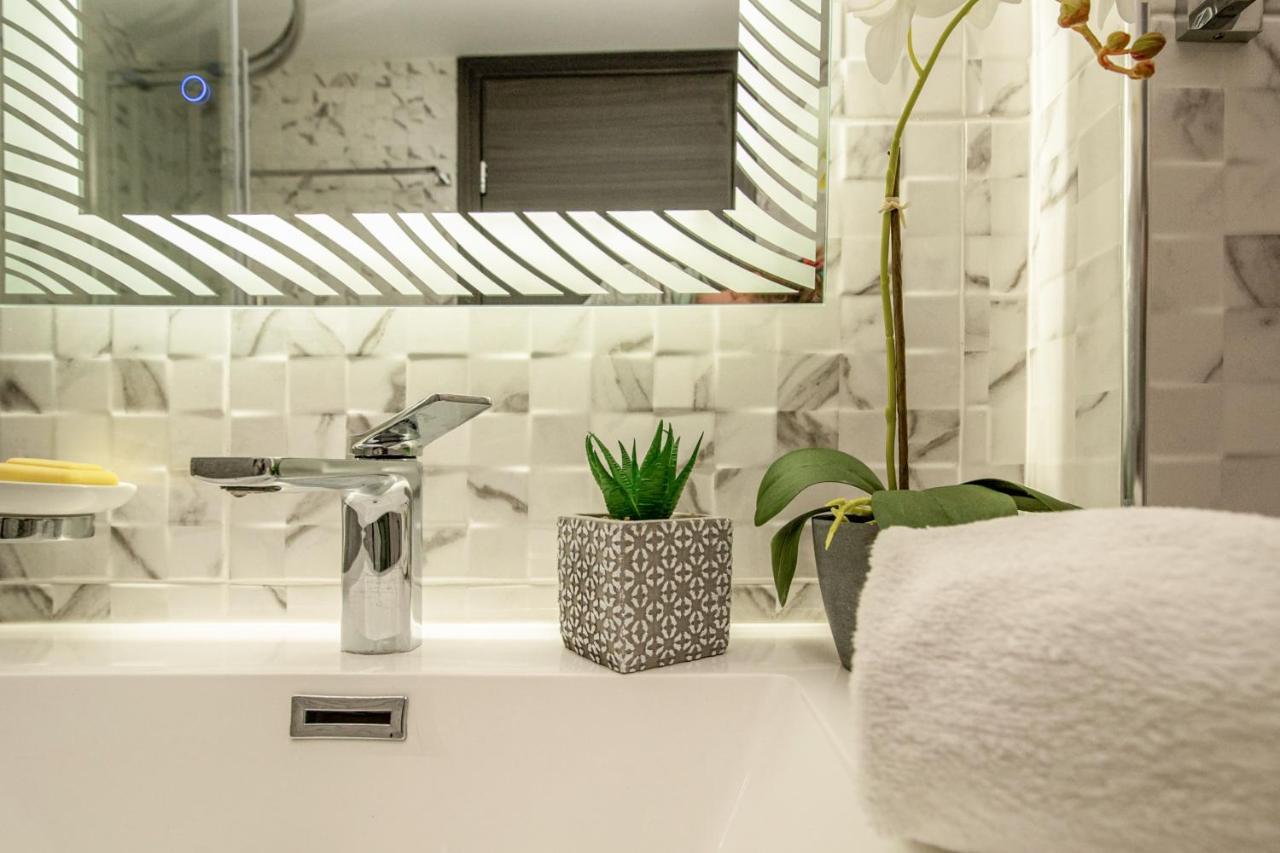 Reveal Athens From A Hidden Gem Near Acropolis! Apartment ภายนอก รูปภาพ